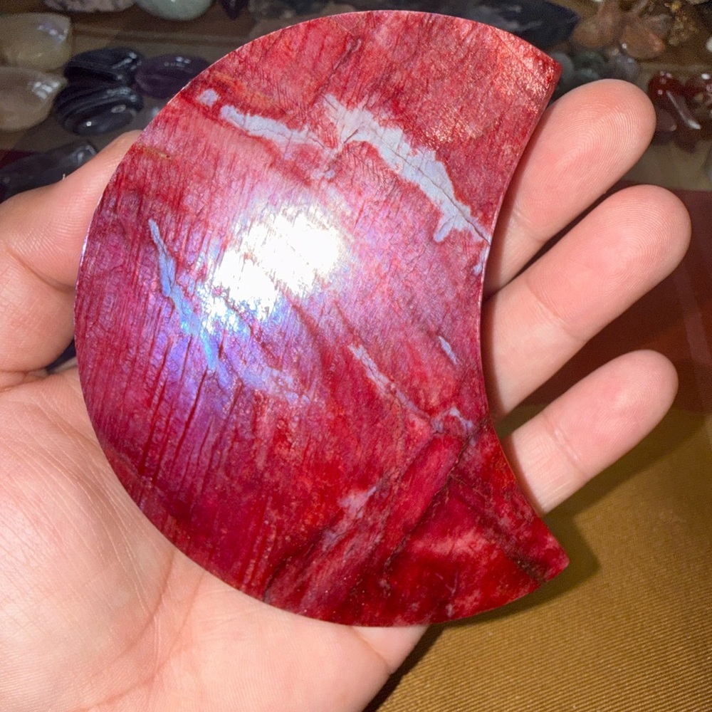 Red Moonstone Moon w/stand - Picture 4 of 5